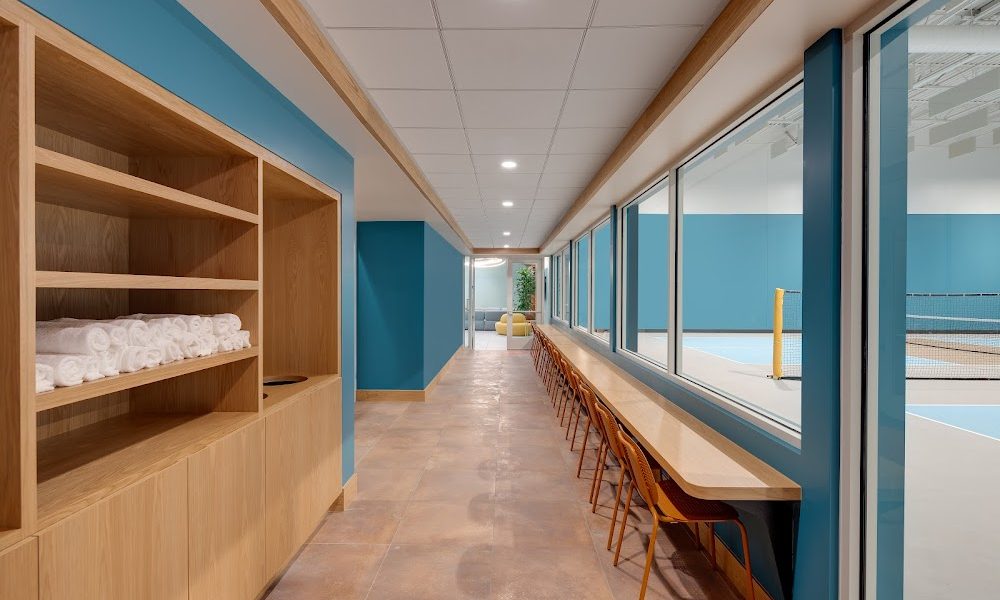 Love.Life Holistic Health + Wellness Club